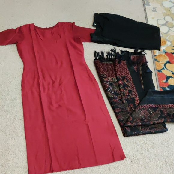 Suit - Picture 2 of 5